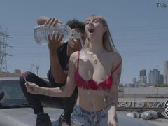 Arsch, Grosse titten, Blondine, Auto, Schwanz, Öffentlich, Reiten, Jungendliche (18+)