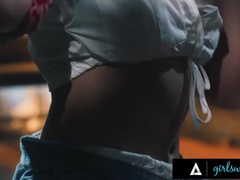 아시안, 핑거링, 레즈비언, 자연의 가슴, 조그마한, 보지, 거칠게, 빨아들이는