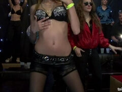 Noire, Brunette brune, Habillées, Branlette thaïlandaise, Interracial, Embrassement, Lingerie, Rousse roux