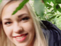 Obciąganie, Naturalne cycki, Na wolnym powietrzu, Punkt widzenia, Publiczny, Rosyjski, Nastolatki, Mocno