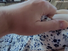 Amatör, Brunett, Bil, Söt, Blottande, Naturlig, Naturliga tuttar, Tuttar