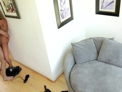 Tyłek, Blondynka, Wytrysk, Głebokie gardło, Palcówka, Hd, Naturalne cycki, Krótkie włosy