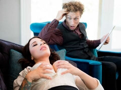 Anal, Sucer une bite, En levrette, Double pénétration, Embrassement, Homme homme femme, Plan cul à trois, Nénés