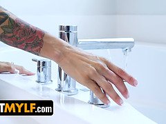 Veľký zadok, Veľké kozy, Kuřba, Creampie, Fetiš, Výprask, Milf  mčbp, Monštrum