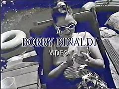 Amaterji, Analno, Fafanje, Rjavolaska, Dekle drka tiča, Lizanje, Bazen, Retro