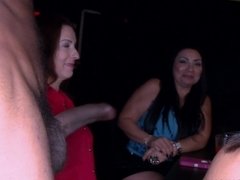 Leie, Grosse titten, Blondine, Blasen, Braunhaarige, Spermaladung, Handjob, Milf