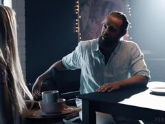 Røv, Blondine, Pik sutte, Hundestilling, Fødder, Teenager, Trekant, Bryster