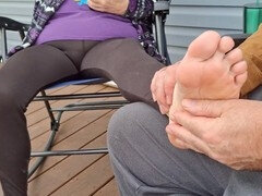 Американки, За кадром, Ноги, Подружка, Массаж, Зрелые, На природе