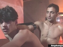 Kötözés – fegyelmezés, Monumentális dákó, Meleg