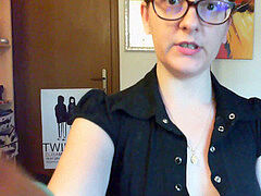 Il tuo capo al lavoro bestemmia e ti umilia pesantemente perch� sei solo un cornuto sottomesso da tua moglie