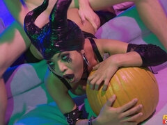 Pumping Pumpkins 1 - Polly Pons