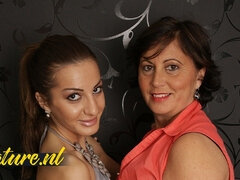 Seggnyalás, Ujjazás, Szőrös, Csókolózás, Nyalás, Érett koros, Szopás, Tini