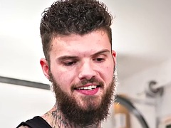 Analno, Lizanje anusa, Velik kurac, Velike joške, Gej, Telovadnica, Transa