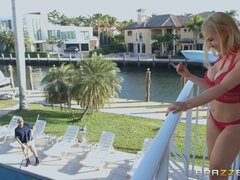 Блондинки, Грудастые, Белье, Бассейн