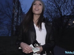 Pik sutte, Brunette, Tjekke, Håndjob, Pov, Offentlig, Fisse, Mager