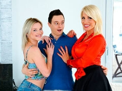 Röv slick, Stor stjärt, Blondin, Avsugning, Handjobb, Milf, Trekant, Tuttar