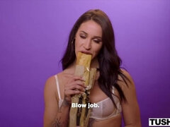 Πίπα, Μελαχροινή, Σπέρμα στο στόμα της, Σε στάση σκύλου στα τέσσερα, Στο πρόσωπο, Μαλακία, Καβάλημα, Τατουάζ