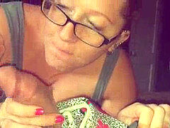 Enthousiasteling, Pijpbeurt, Sperma shot, Sperma in gezicht, Moeder die ik wil neuken, Roodharige vrouw, Zuigen, Slet