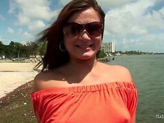 Kuřba, Brunetka, Spermie v puse, Na psíka, Hardcore, Hd, Podpätky, Drobunké