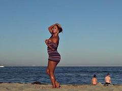 Spiaggia, Brunetta, Cougar, Matura, Mamma che vorrei scoparmi, All'aperto, Sport, Matrigna