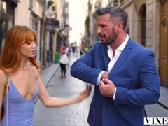 Πίπα, Σε στάση σκύλου στα τέσσερα, Μαλακία με το δάχτυλο για γυναίκες, Γλείψιμο, Εκτός, Μουνί, Κοκκινομάλα, Τατουάζ