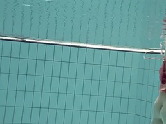 Blondin, Fetisch, Pool, Rysk, Röker, Solo, Tonåring, Tuttar