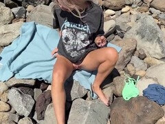 아메리카인, 해변, 큰 엉덩이, 흑갈색 머리, 입에 사정, 수음, 야외의, 공개적인