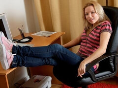 In den arsch, Fingern, Kurzes haar, Dürr, Solo, Entkleiden, Jungendliche (18+), Spielzeuge