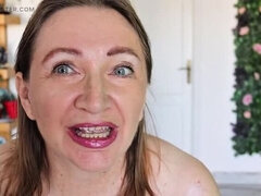 Busty Granny Mariaold Fingers Her Hairy Pussy in Close-Up HD