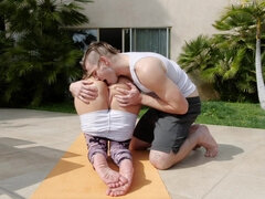 Duży tyłek, Duże cycki, Obciąganie, Wytrysk, Styl na pieska, Hd, Mamuśka, Cycki