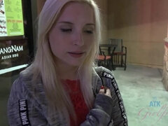 Amaterji, Rit, Kopalnica, Blondinka, Girlfriend, Hlačke, Majhen, Joške