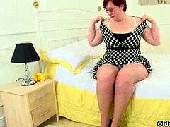 Brits, Oudere vrouw, Harig, Rijpe lesbienne, Moeder die ik wil neuken, Nylonstof, Panty, Kousen