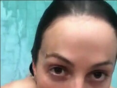 Kuřba, Brunetka, Striekanie semena, Péro, Hd, Obrovský čurák, Bazén, Z pohľadu účastníka