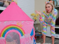 Κώλος, Ξανθιά, Πίπα, Μαλλιαρός, Μαλακία, Φιλί, Τατουάζ, Έφηβος