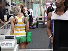 Tussi, Blasen, Gehörnter ehemann, Handjob, Büro, Pov, Ablutschen, Tätowierung