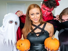 Большая жопа, Большой член, Минет, Собачьи, Групповуха, Милф, Рыжие, Сиськи