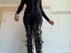 Amatéři, Brunetka, Podpatky, Ponížení, Indonéština, Latex, Nylonové, Různé pohledy