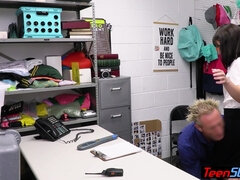 Pik sutte, Brunette, Pik, Hundestilling, Realitet, Mager, Teenager, Bryster