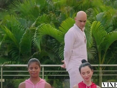 Kuřba, Brunetka, Dávení penisem, Na pejska, Na obličej, Dvě na jednoho, Líbání, Výprask