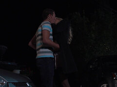 Isot tissit, Suihinotto, Keittiö, Selkäsauna, Ulkona, Juhlat, Pillu, Tissit