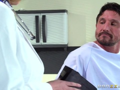 Store bryster, Blondine, Naturlige bryster, Sygeplejerske, Pov, Realitet, Teenager, Uniform