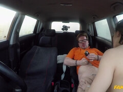 Pijpbeurt, Auto, Schattig, Handbeurt, Masturbatie, Buiten, Spaans