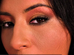 18, Veľké kozy, Brunetka, Masturbácia, Sólo, Teenka, Hračky