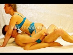 Amatör, Sovrum, Par, Tysk, Hemmagjord, Kysser, Underkläder, Stockings