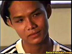 Amaterji, Velike joške, Erotično, Prstni, Gej, Najstnice, Trojček, V uniformi