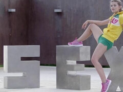 Amaterji, Blondinka, Spodnje perilo, Samozadovoljevanje, Koščena, Solo, Dokolenke, Joške