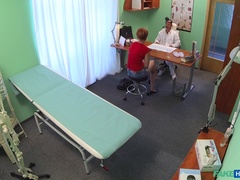 Leie, Arzt, Hundestellung, Lecken, Büro, Pov, Muschi, Uniform