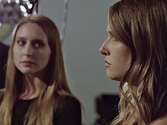 Blonde, Sucer une bite, Brunette brune, Tir de sperme, Interracial, Chevaucher, Plan cul à trois