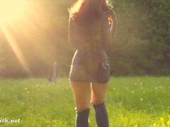 Stor rumpe, Kukk suging, Brunette, Hunn, Nudist, Offentlig, Fitte, Alene
