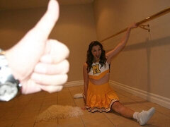 Stor stjärt, Stor kuk, Stora tuttar, Avsugning, Cheerleader, Doggystyle, Pov